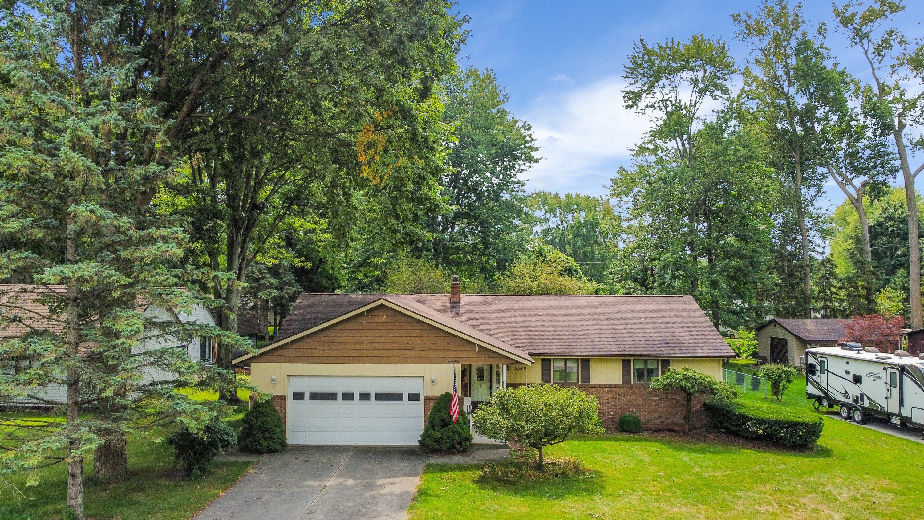 Property Photo:  3349 Clyde Drive  MI 48059 2527 