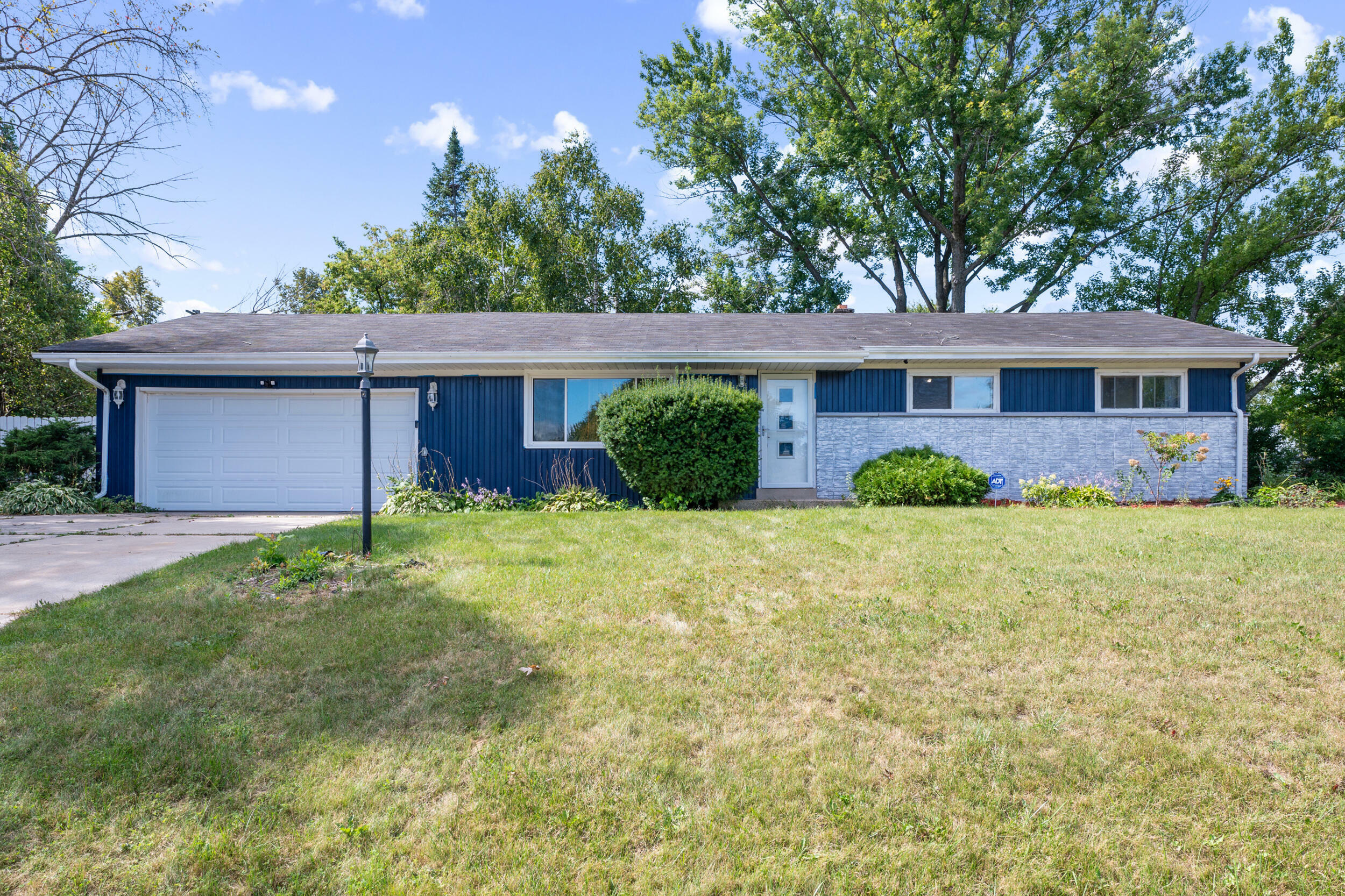 Property Photo:  5515 W Spring Ln  WI 53223 