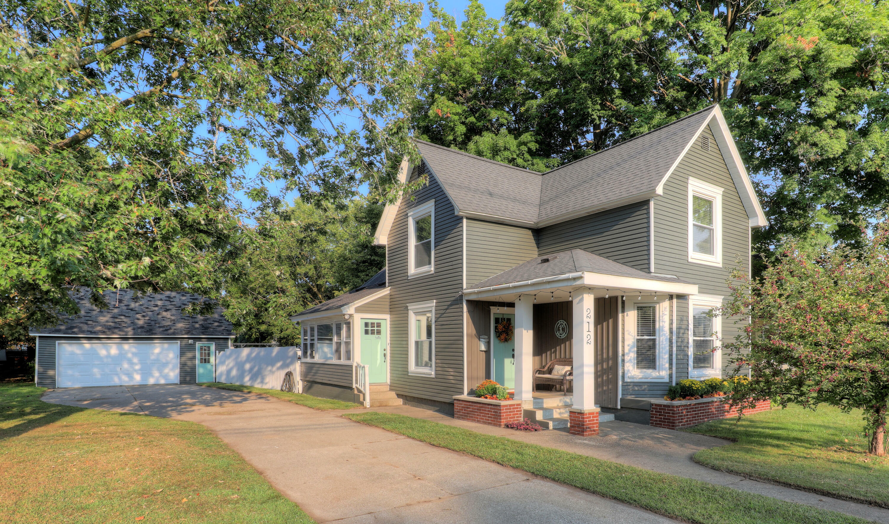 Property Photo: 212 N State Street MI 49464