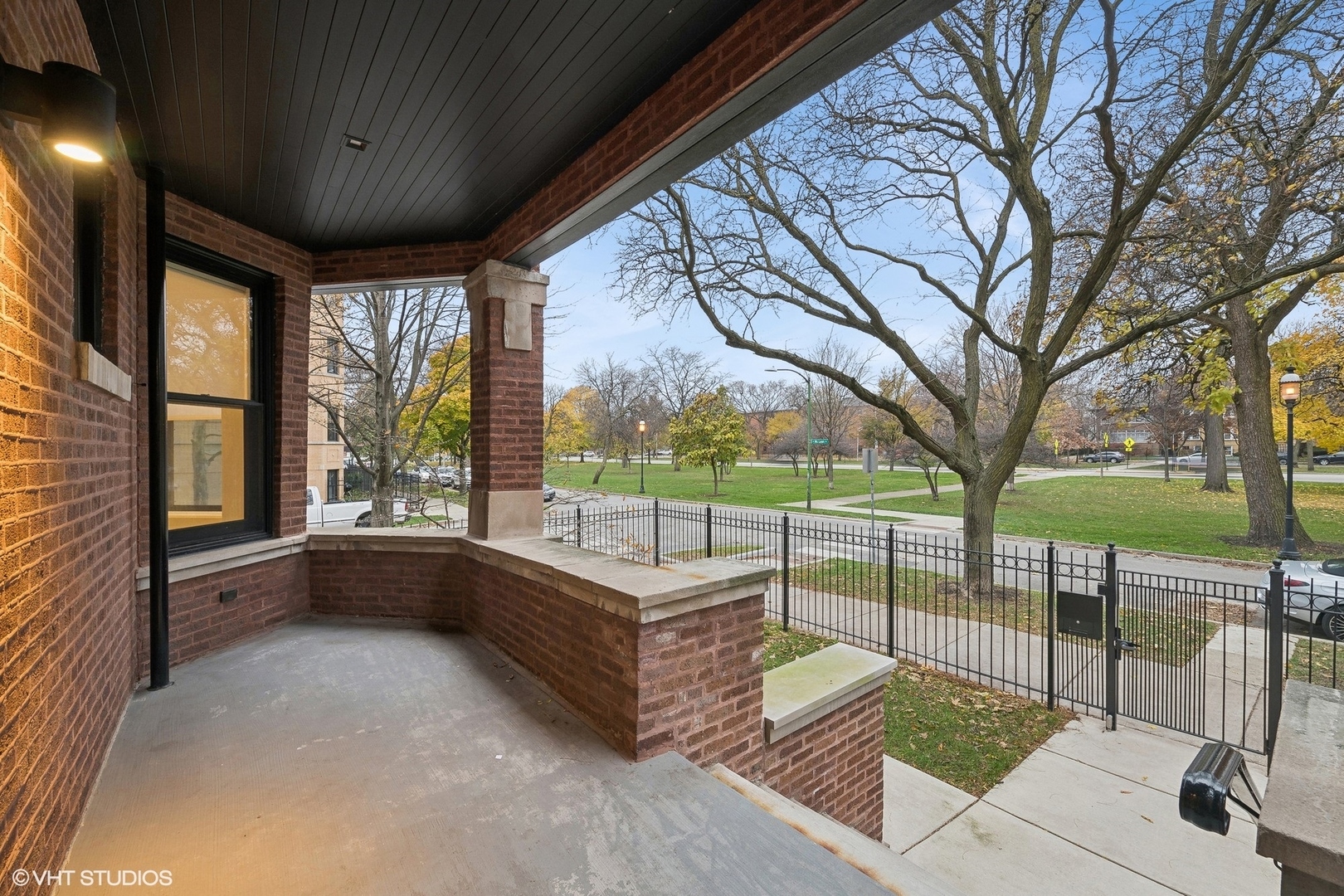 Property Photo:  2039 N Humboldt Boulevard  IL 60647 