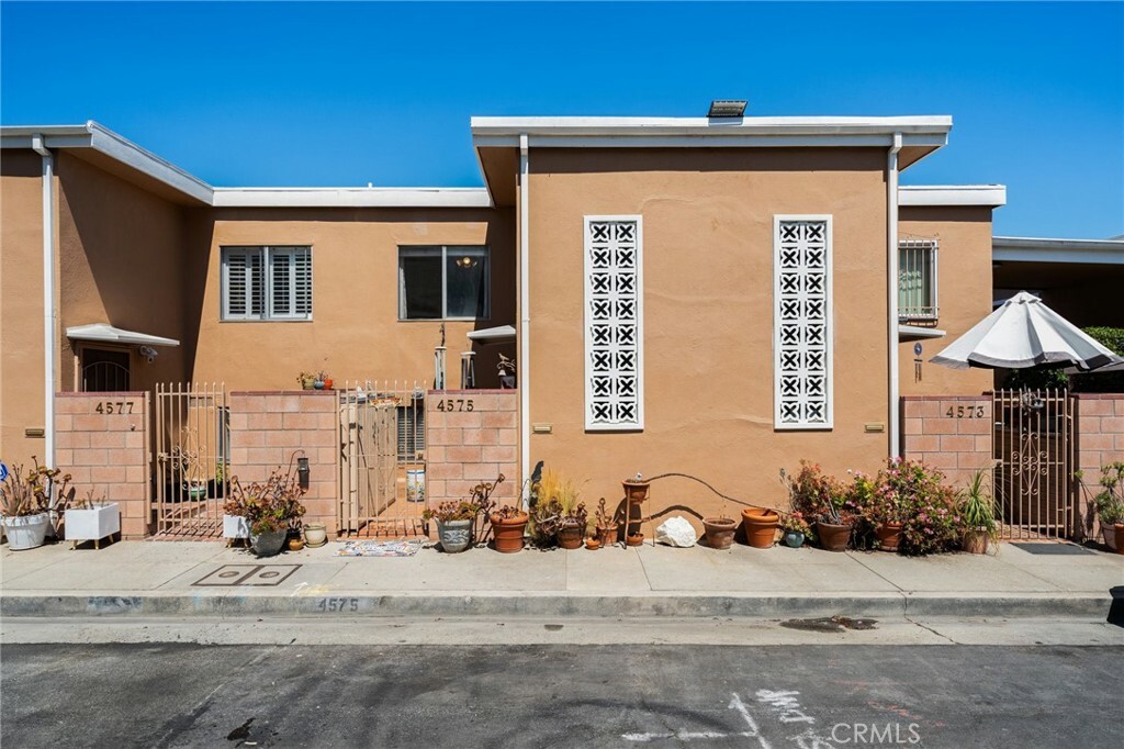 Property Photo:  4575 Don Ricardo Drive  CA 90008 