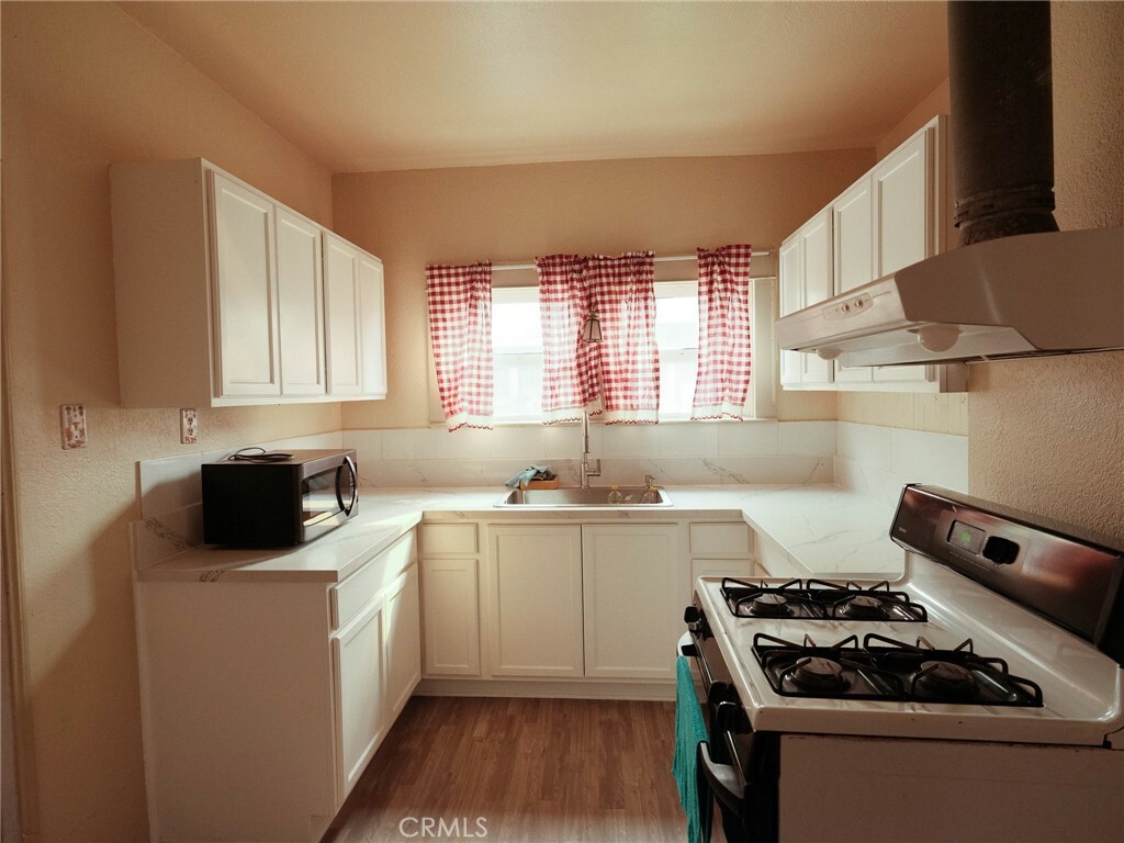 Property Photo: 432 W 14th Street CA 92405