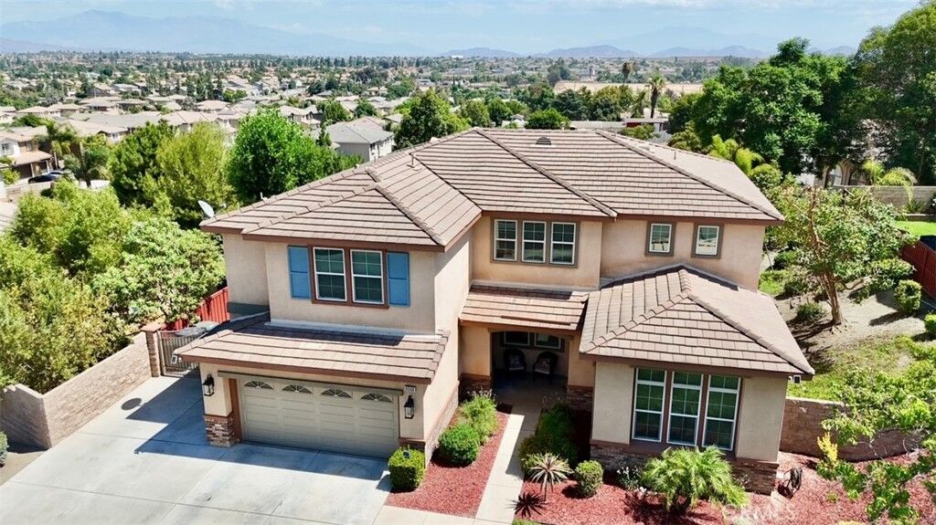 Property Photo: 9506 Newbridge Drive CA 92508