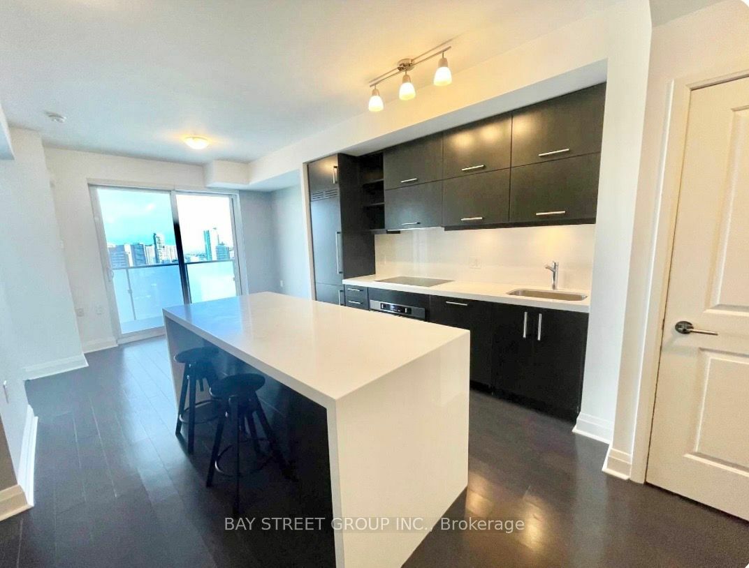 Property Photo:  1080 Bay St 2601  ON M5S 0A5 