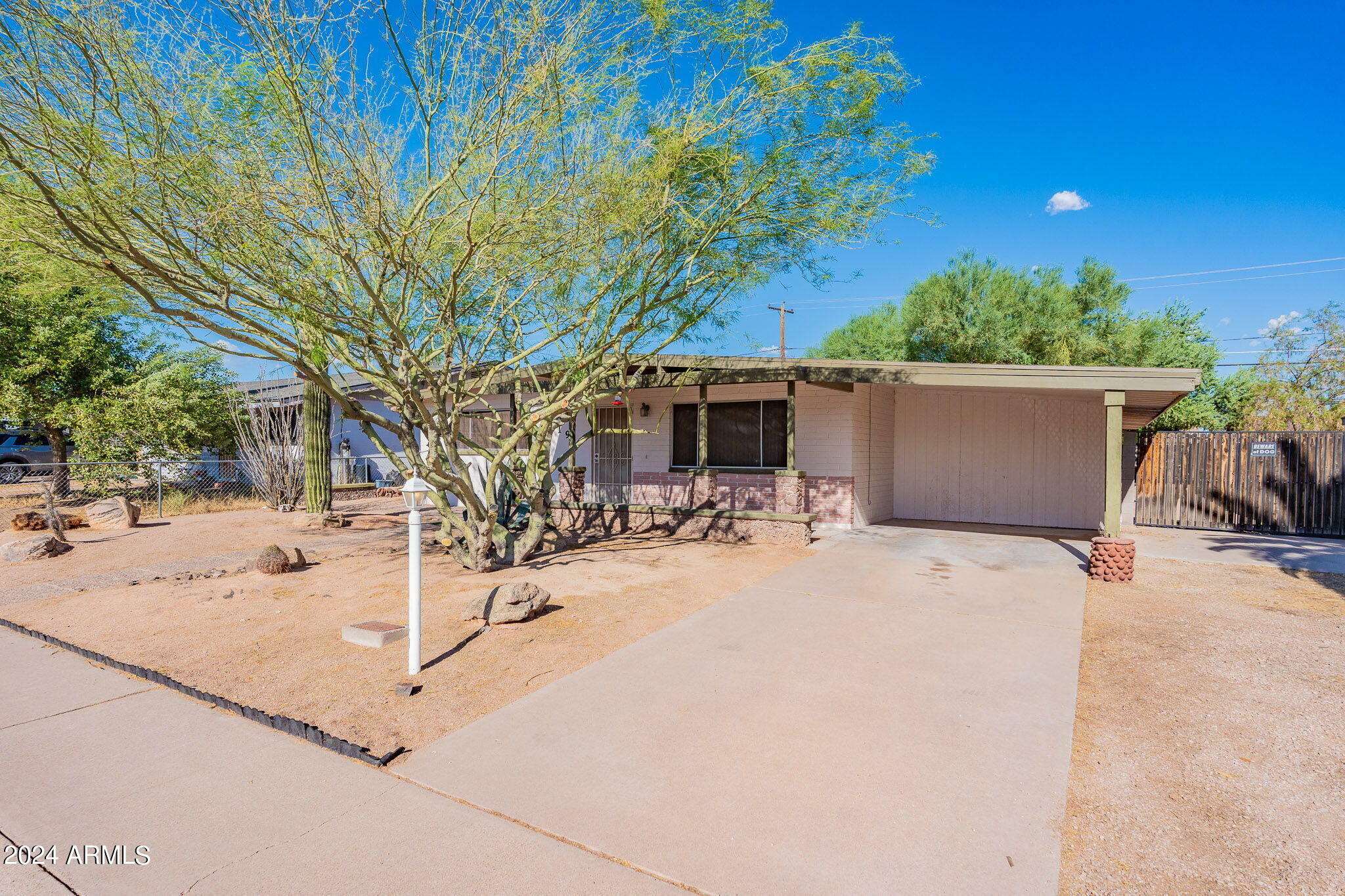 Property Photo:  419 S Cardinal Drive  AZ 85120 