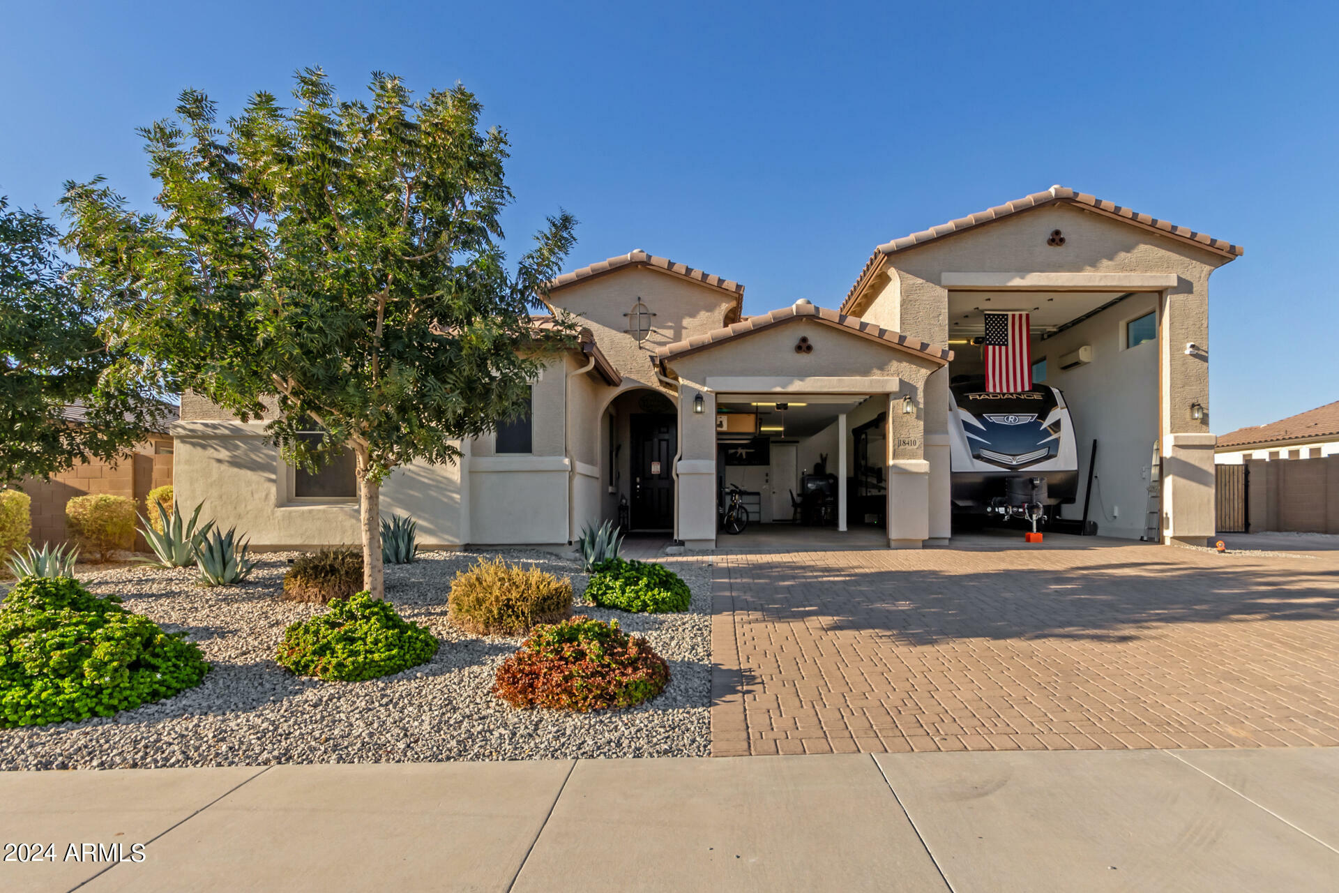 Property Photo:  18410 W Pioneer Street  AZ 85338 