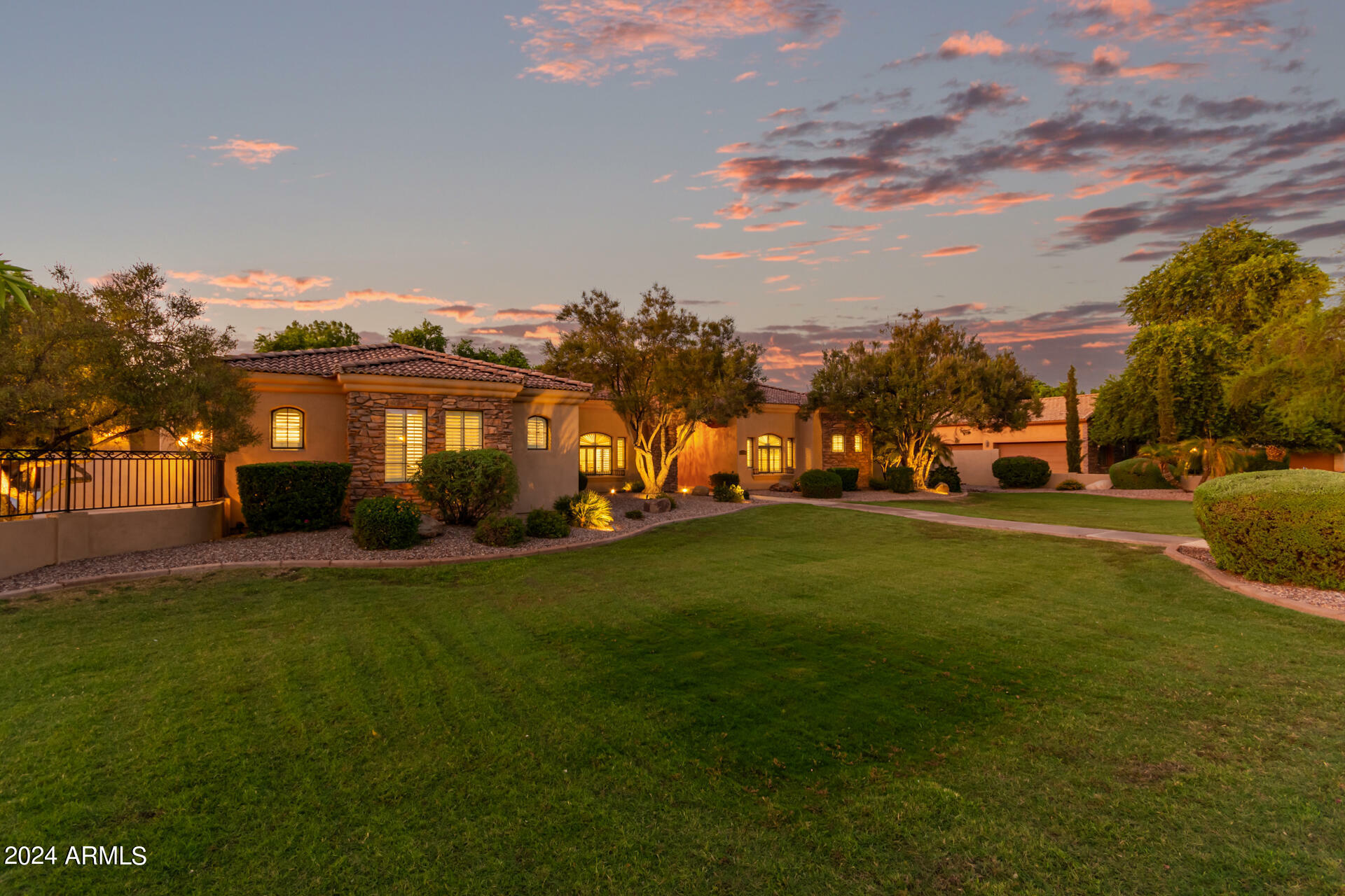 Property Photo:  2068 E Tiffany Court  AZ 85298 