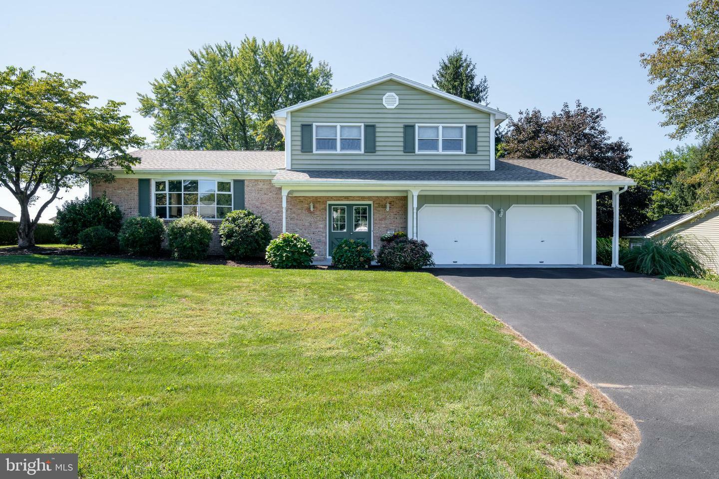 109 Flamingo Drive  Mechanicsburg PA 17055 photo