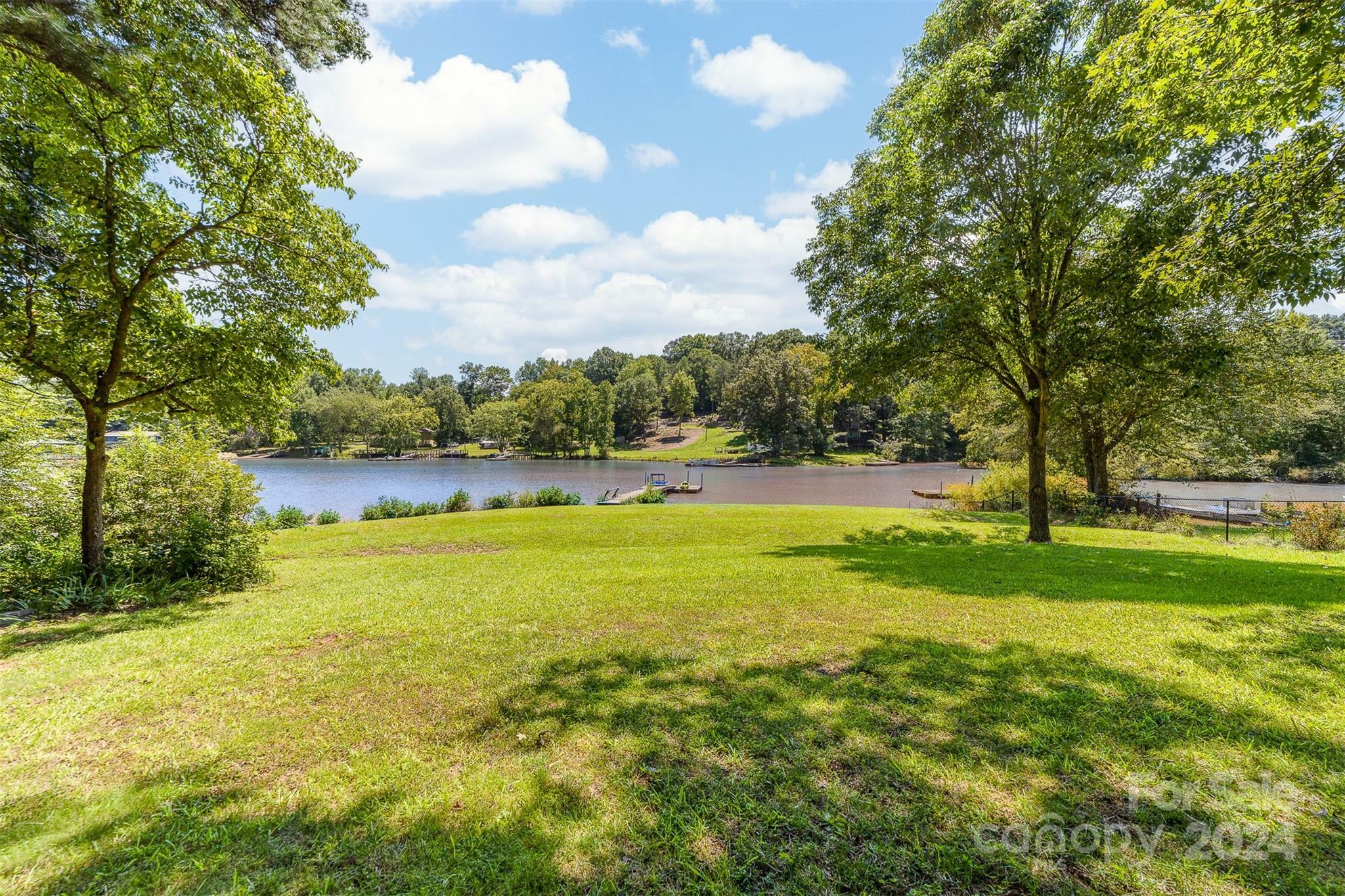 Property Photo:  6819 Navajo Trail  NC 28673 