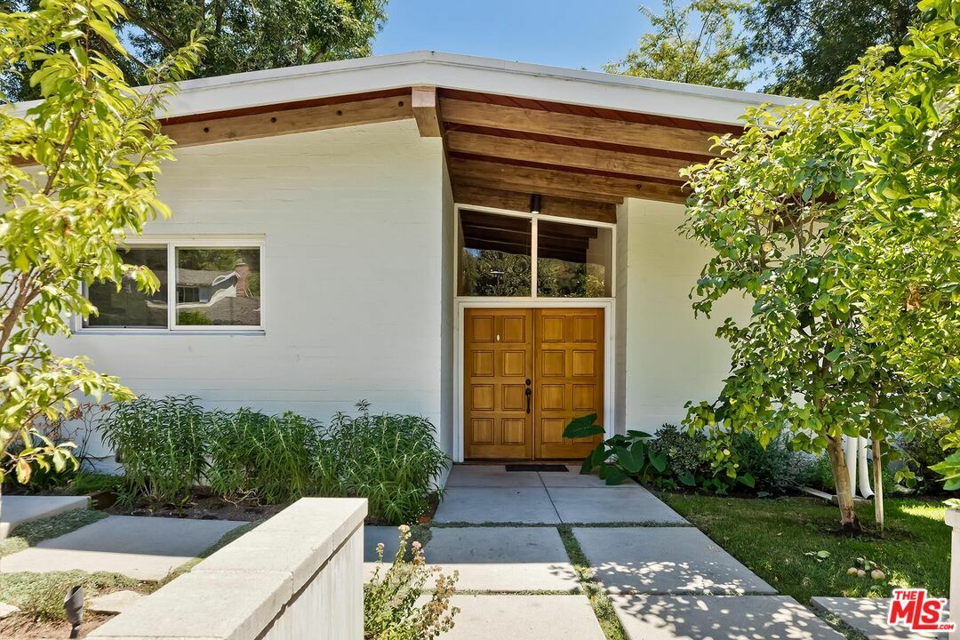 Property Photo:  3380   Mandeville Canyon Rd  CA 90049 