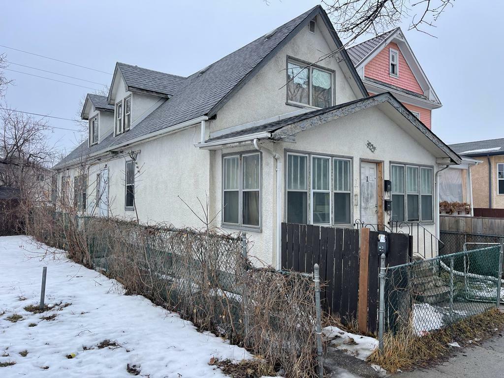 Property Photo:  405 Aberdeen Avenue  MB R2W 1V5 