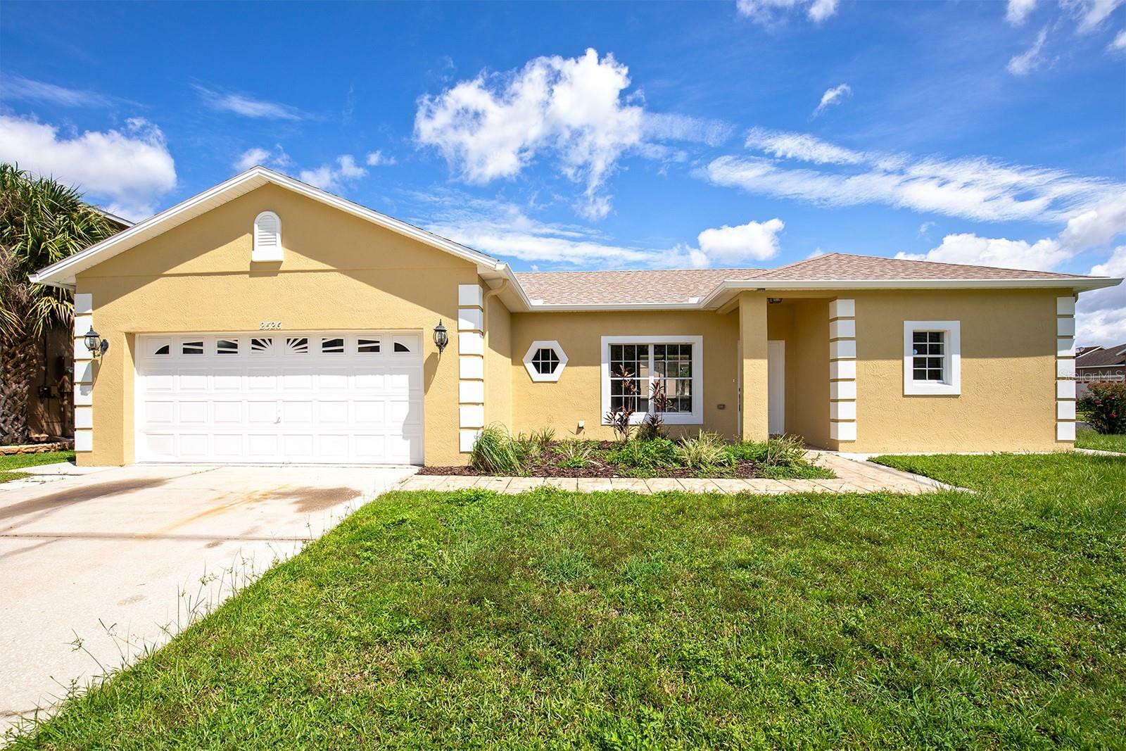 Property Photo:  2526 Jasmine Trace Drive  FL 34758 