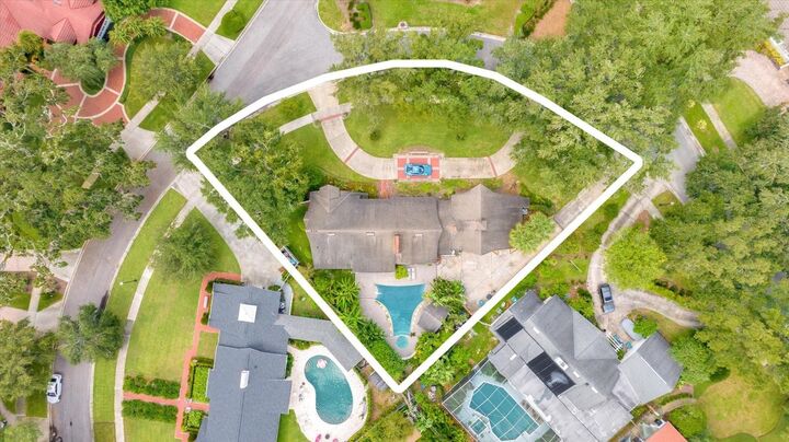 Property Photo: 2401 Norfolk Road FL 32803