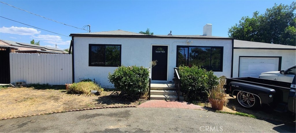 Property Photo:  7660 Morella Avenue  CA 91605 