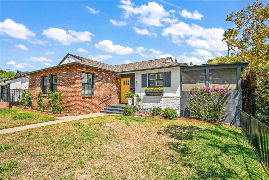 Property Photo:  12250 Sunnybrook Lane  CA 90604 