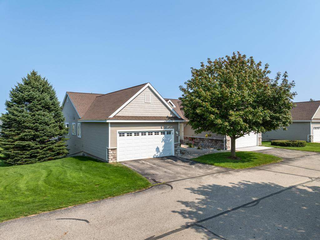 1528 Castle Drive  Petoskey MI 49770 photo