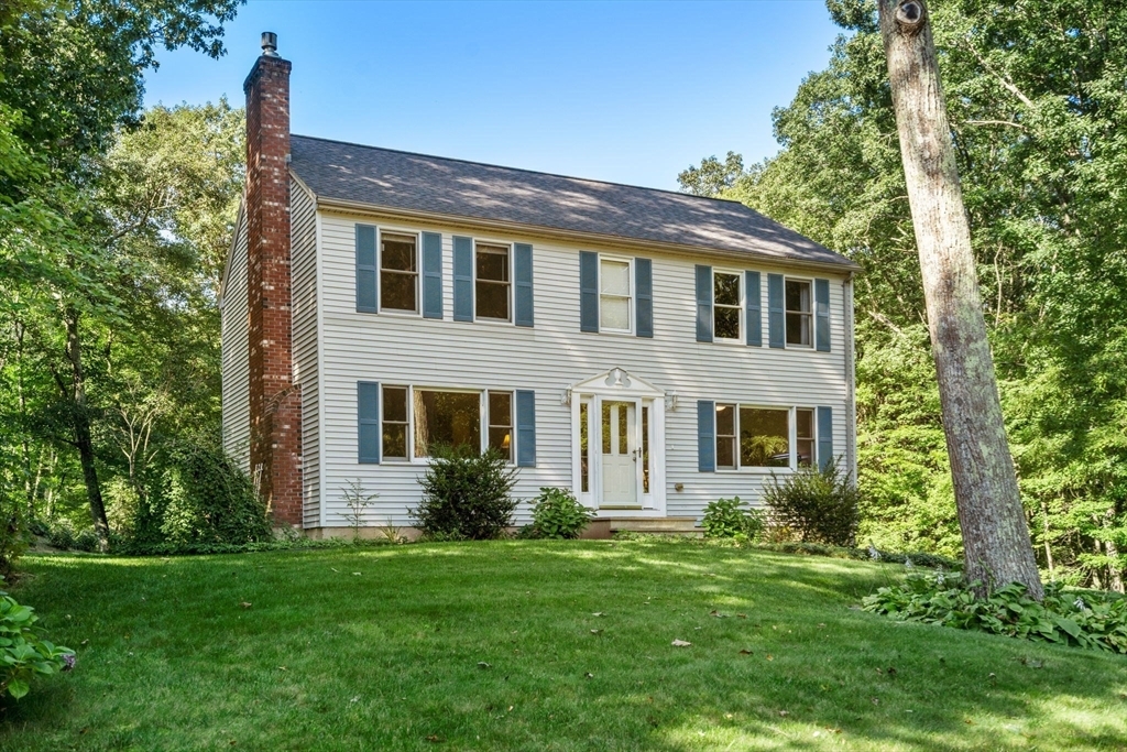 Property Photo:  102 Oakwood Drive  MA 01515 