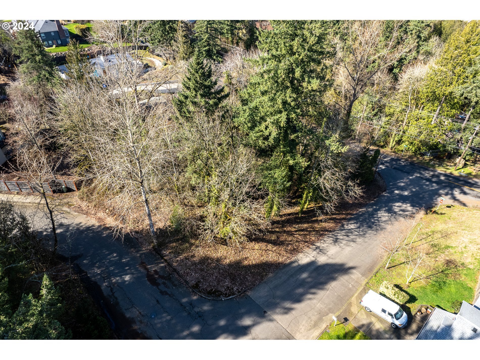Property Photo: 11830 SE Flavel St E OR 97266