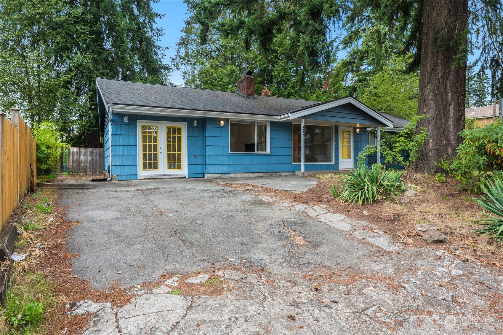 Property Photo:  1402 N 136th Street  WA 98133 