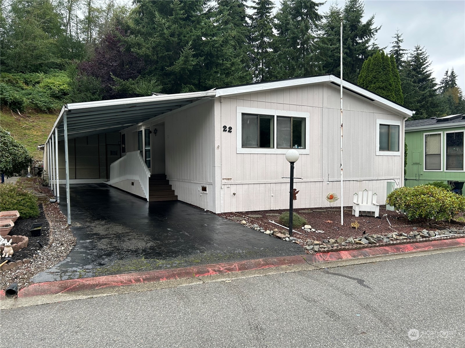 Property Photo:  5810  Fleming St 22  WA 98203 