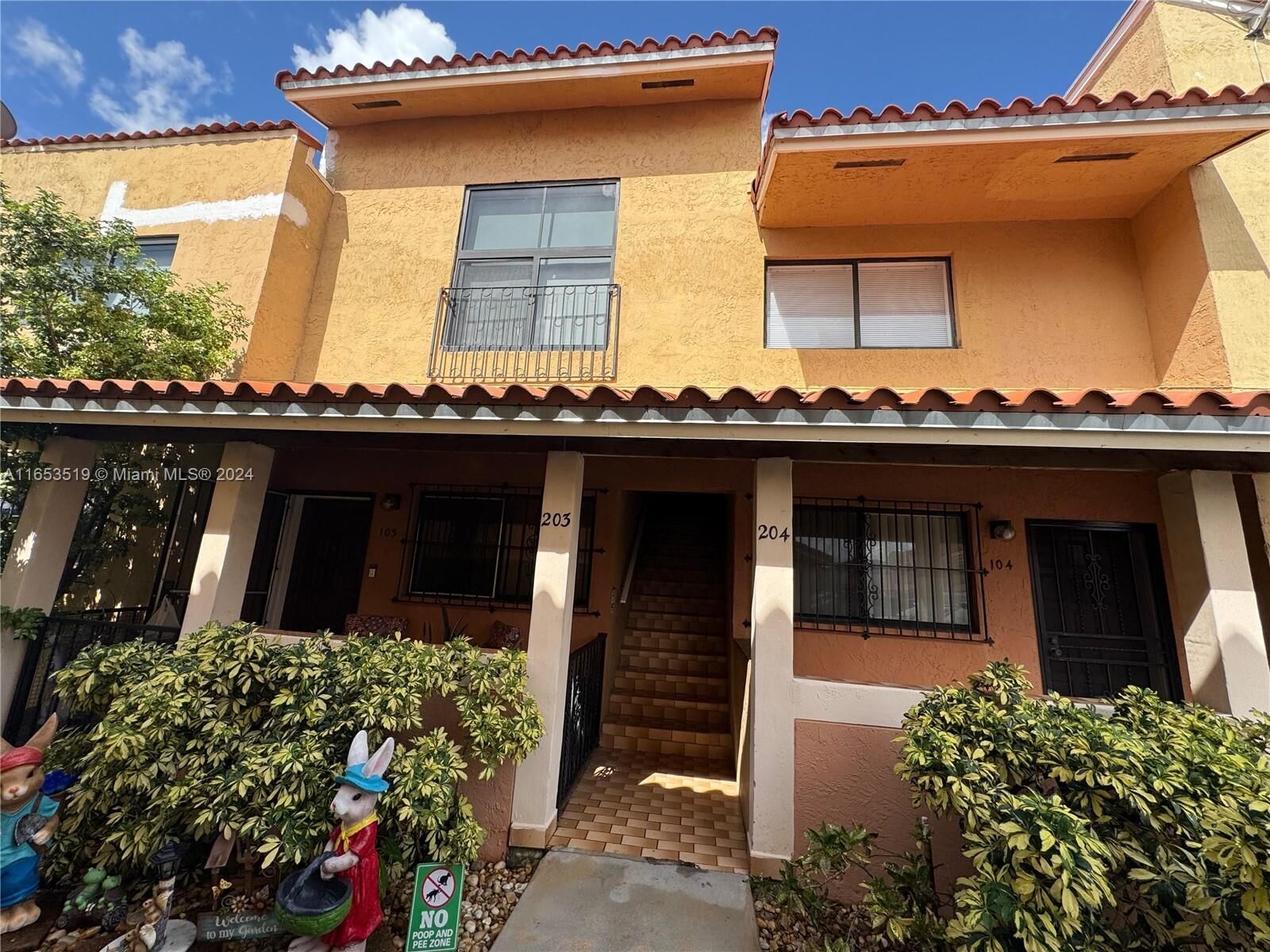 Property Photo:  2745 W 60th Pl 203  FL 33016 