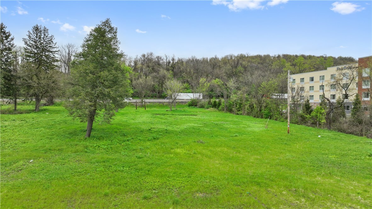 Property Photo:  175 Finley Rd  PA 15012 