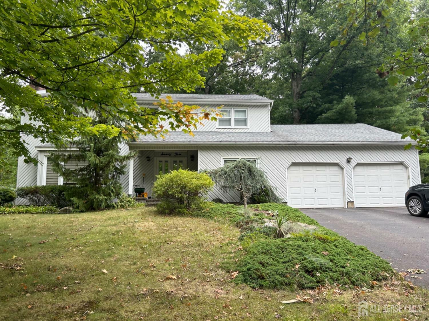 Property Photo:  73 Stratford Road  NJ 08816 