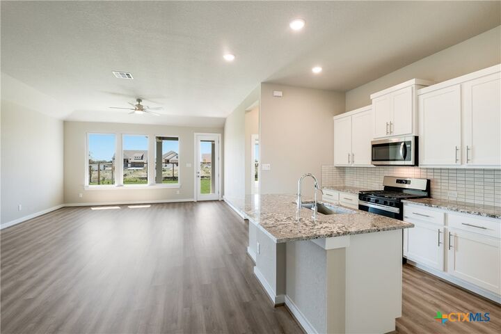 Property Photo: 12216 Latticework TX 78154