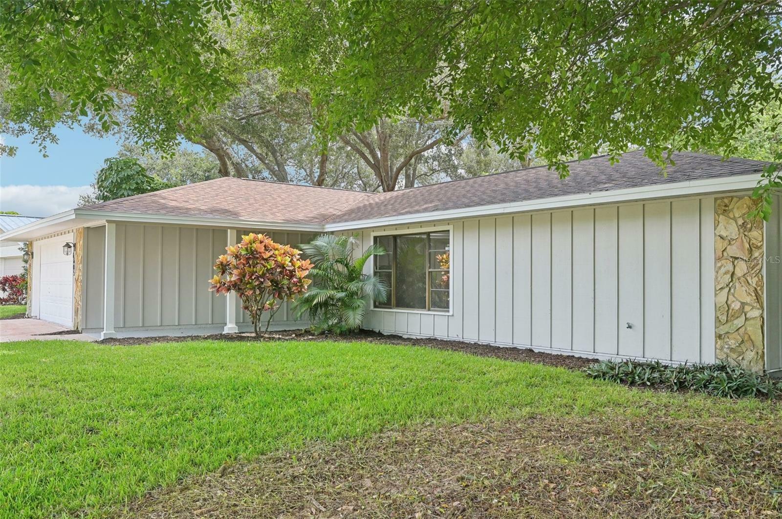 Property Photo:  6605 Pointe West Boulevard  FL 34209 