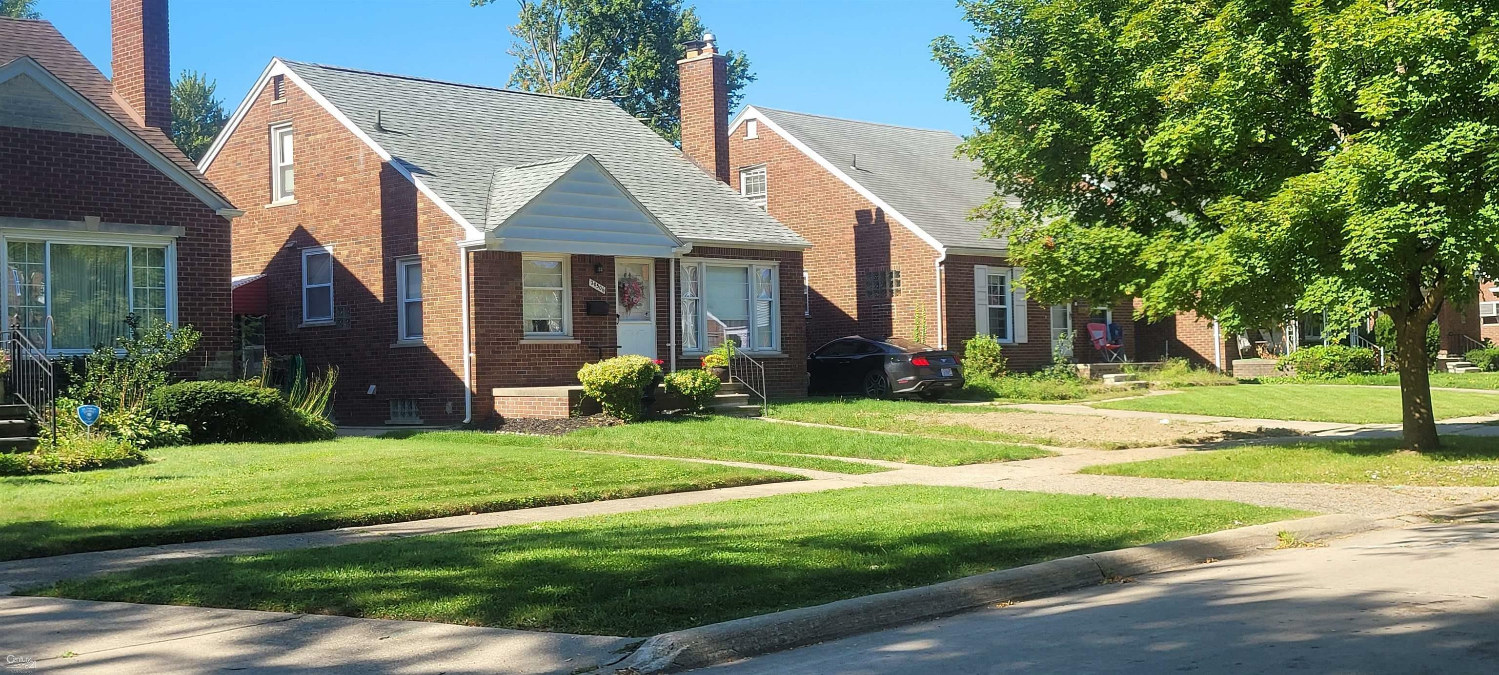 20506 Lochmoor  Harper Woods MI 48225-1750 photo