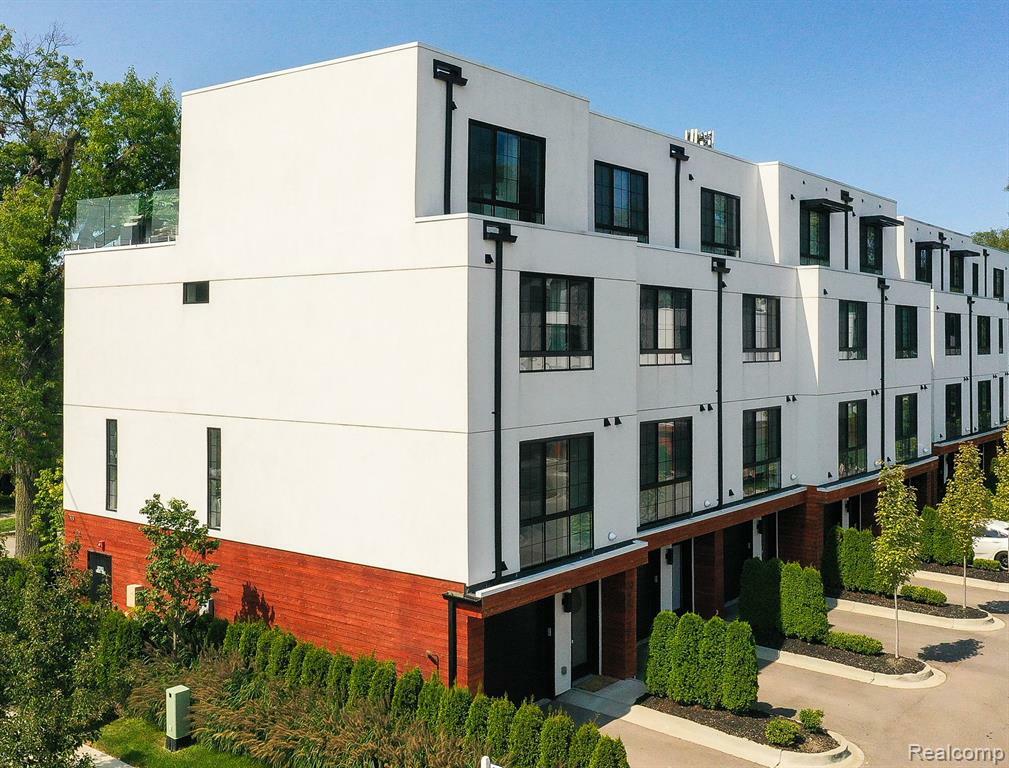 Property Photo:  533 E Harrison Avenue 1  MI 48067 