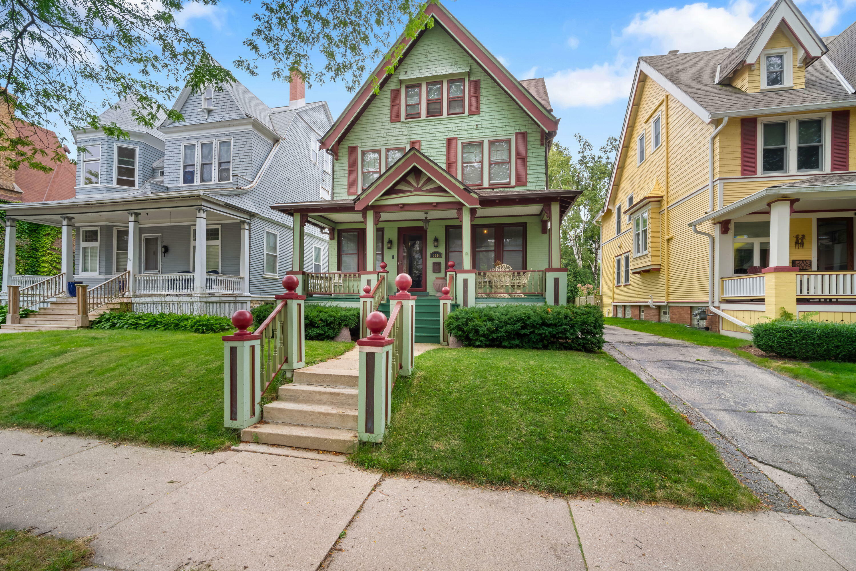 Property Photo:  2744 N Summit Ave  WI 53211 