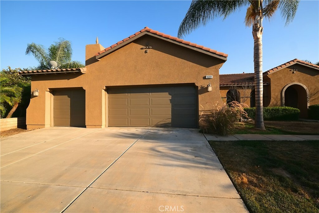 Property Photo:  16331 Bridgton Circle  CA 92503 