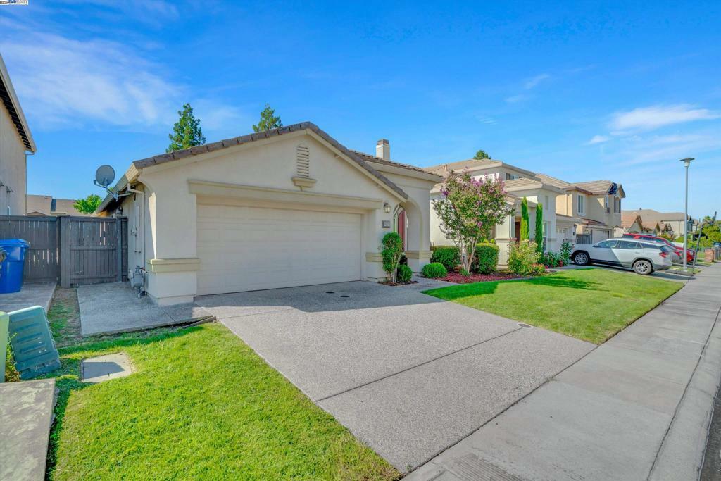 Property Photo:  4524 Woodhawk Way  CA 95843 