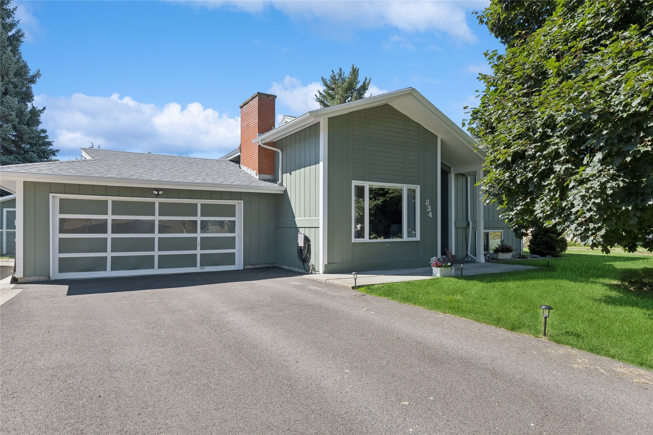 Property Photo:  334 Hilltop Avenue  MT 59901 