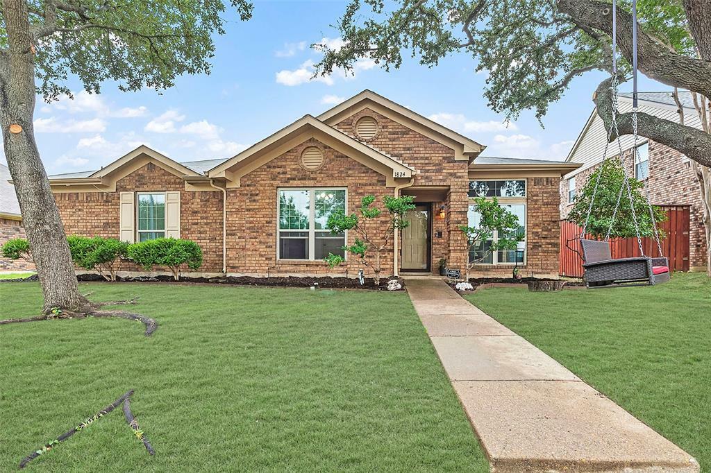 Property Photo:  1824 Sandcastle Trail  TX 75149 