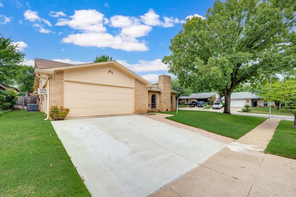 Property Photo:  2600 Meadowview Drive  TX 76016 