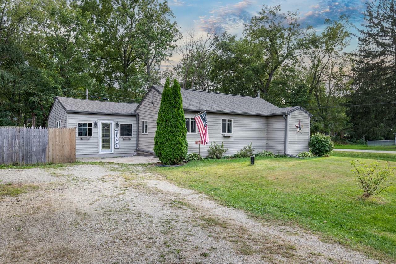 Property Photo:  1610 East Road 3  WI 53534 