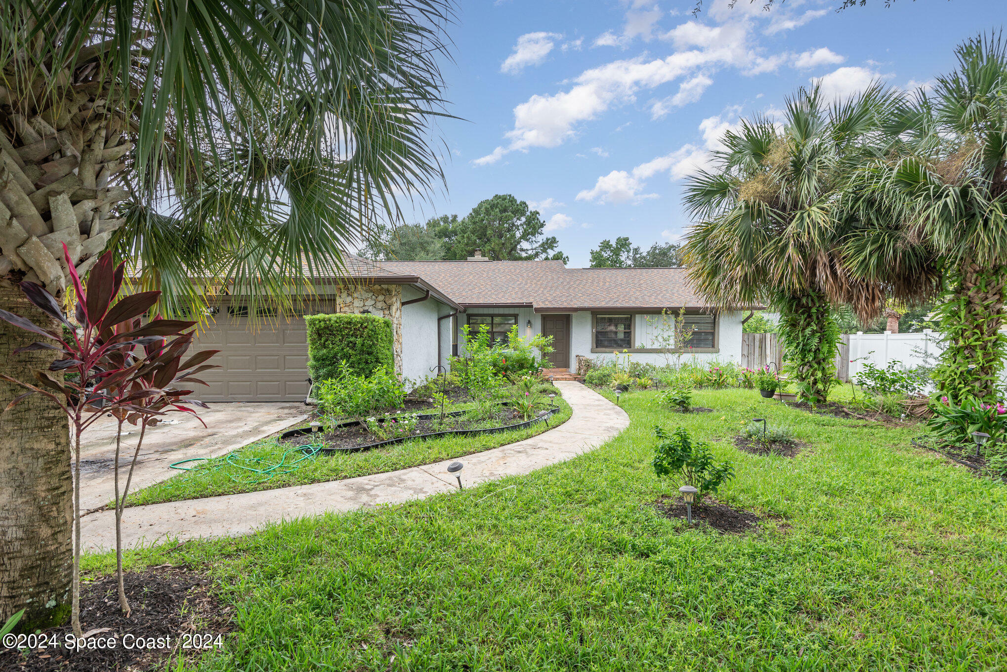 Property Photo:  416 Haverlake Circle  FL 32712 