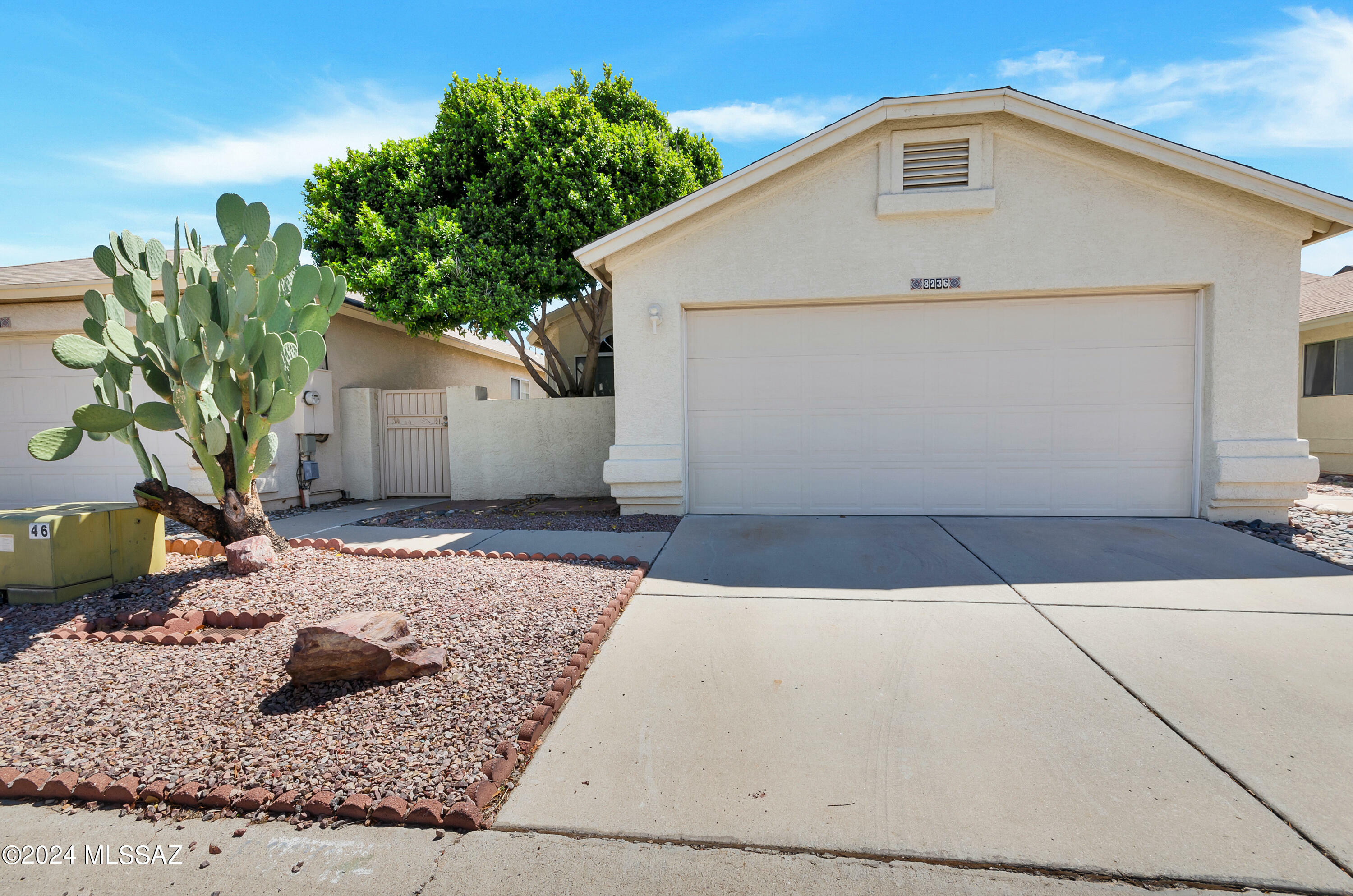 Property Photo:  8236 N Midnight Way  AZ 85741 