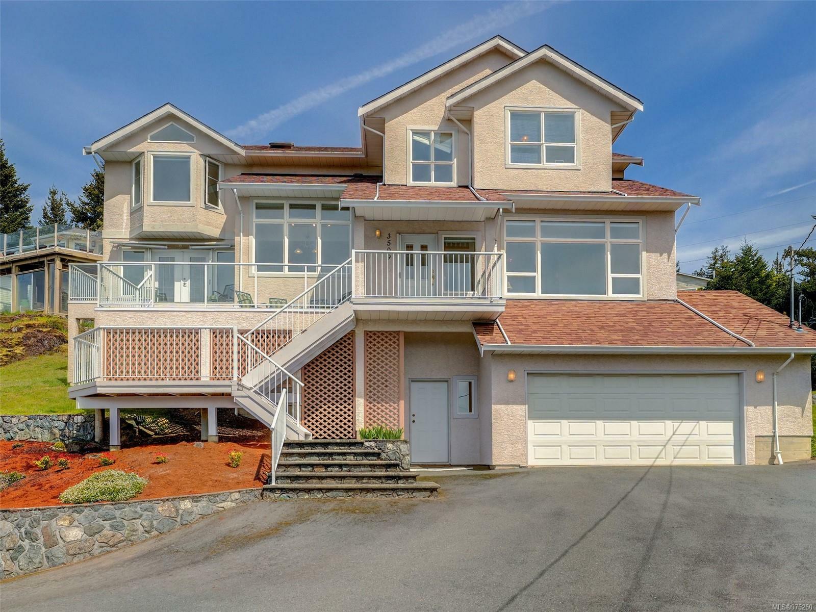 Photo de la propriété:  3509 Sunheights Dr  BC V9C 3T7 