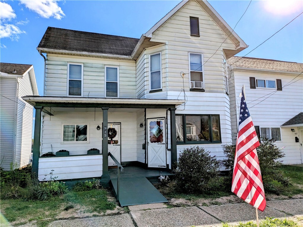 Property Photo: 915 Mulberry Street PA 15683
