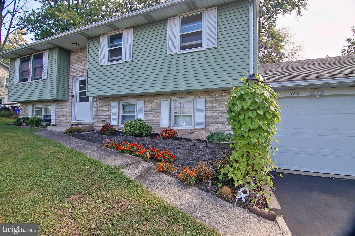 Property Photo:  186 Hanover Drive  PA 19464 