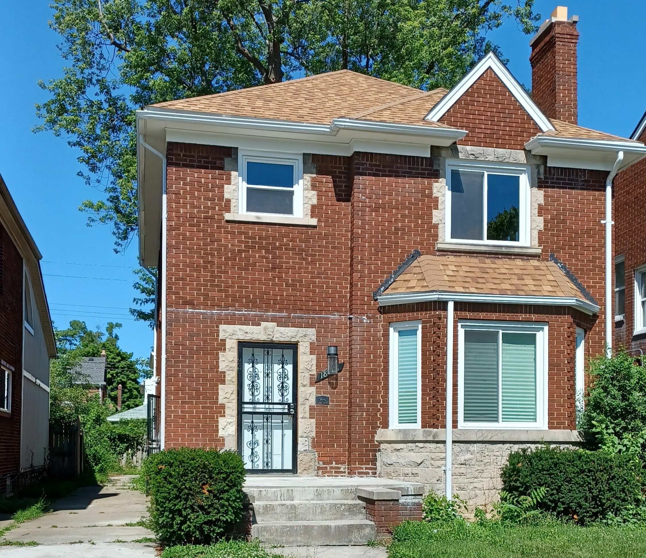 Property Photo:  18701 Roselawn  MI 48221 2117 