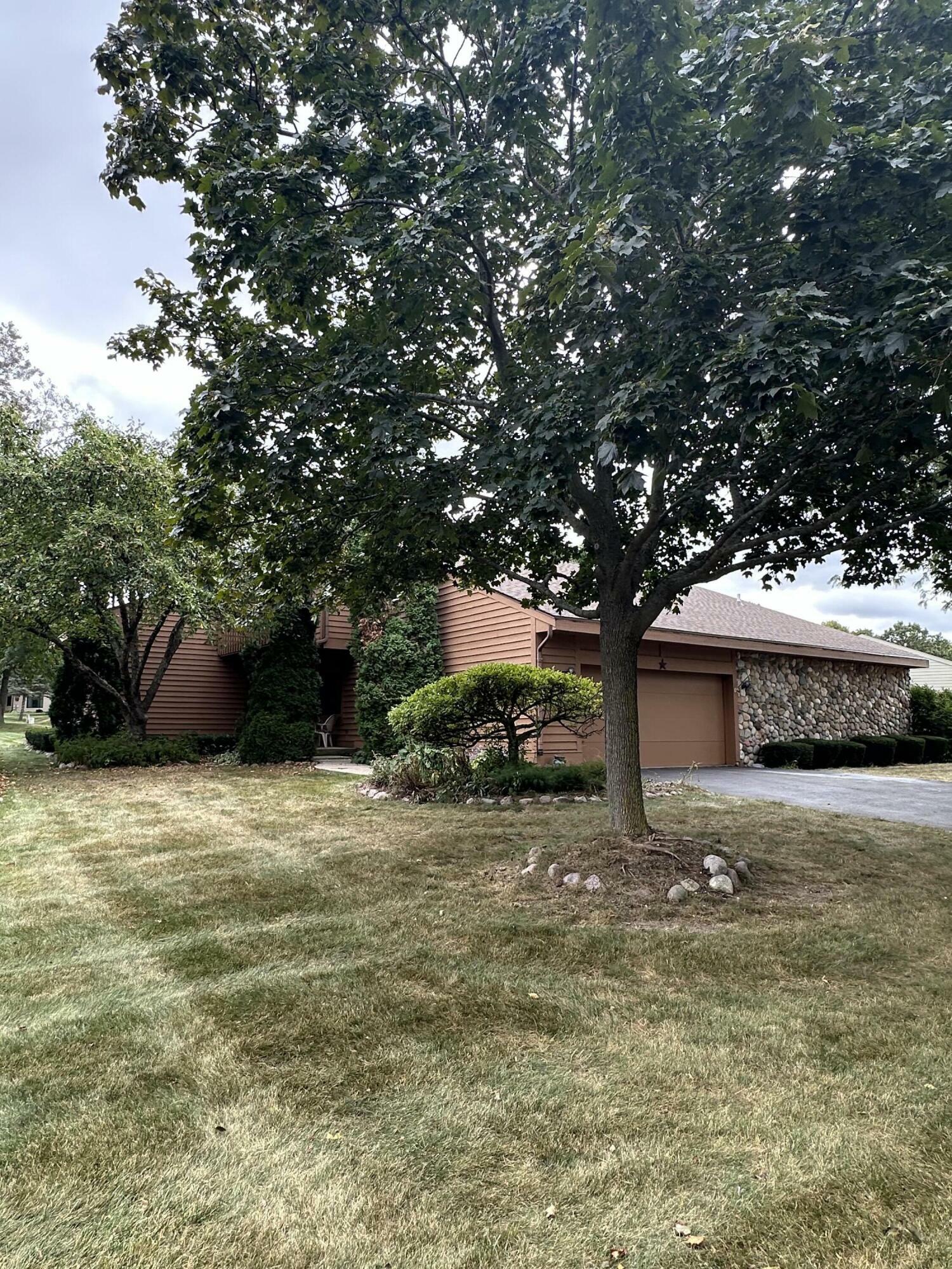 Property Photo:  W133n8080 Danell Dr  WI 53051 