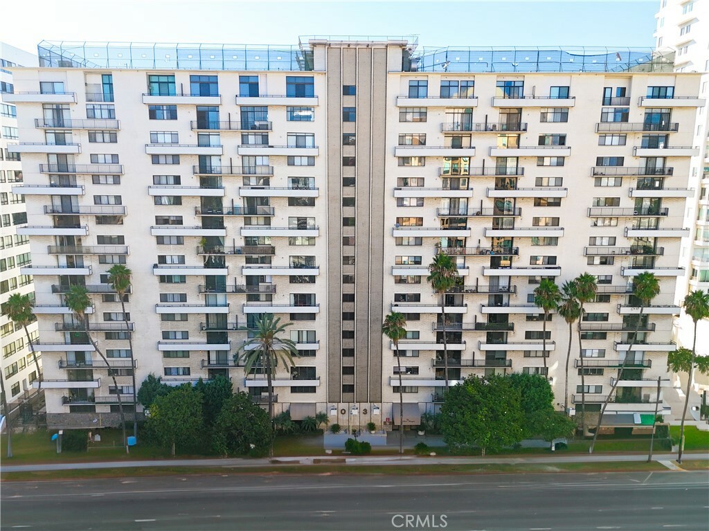 Property Photo:  10535 Wilshire Boulevard D01  CA 90024 