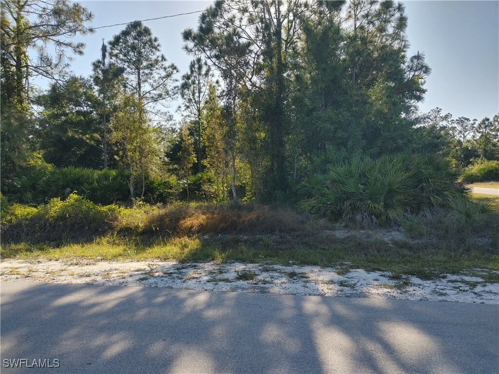 Property Photo:  601 W 14th Street  FL 33972 