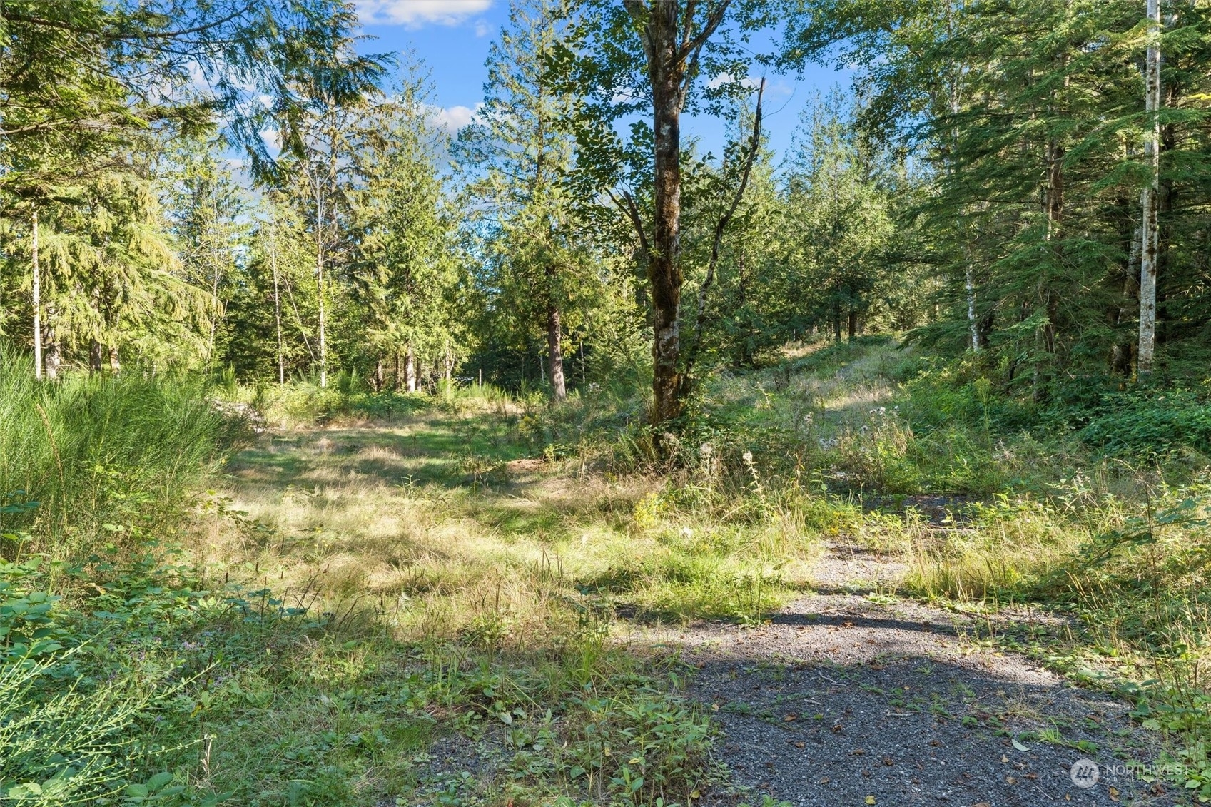 Property Photo:  1 Lake Umek Rd  WA 98051 