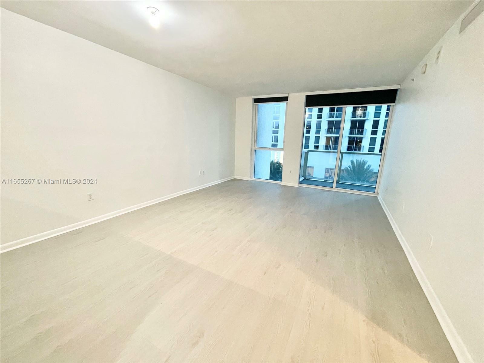 Property Photo:  253 NE 2nd St 1406  FL 33132 