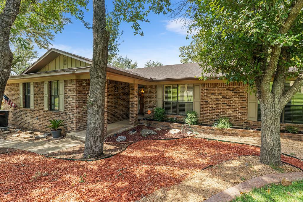 Property Photo:  630 East  TX 78028 